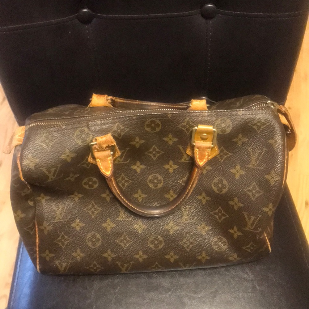 Authentic Louis Vuitton Speedy